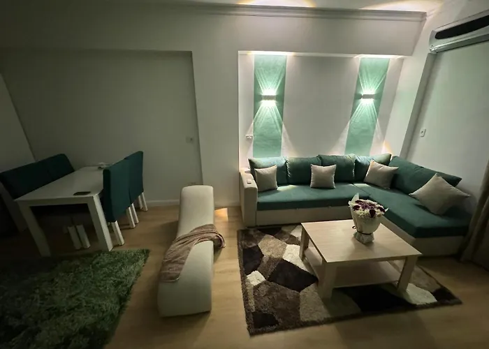 Luxurious Heart Flat